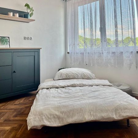 Monstera I Apartment Kolin Bagian luar foto