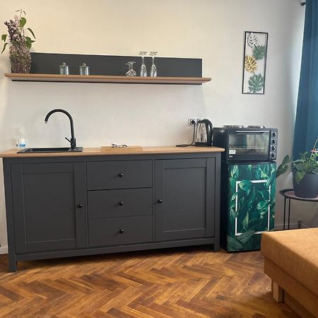 Monstera I Apartment Kolin Bagian luar foto
