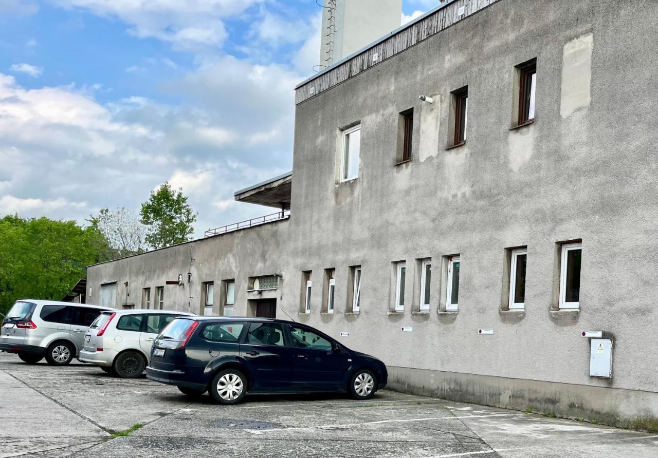 Monstera I Apartment Kolin Bagian luar foto