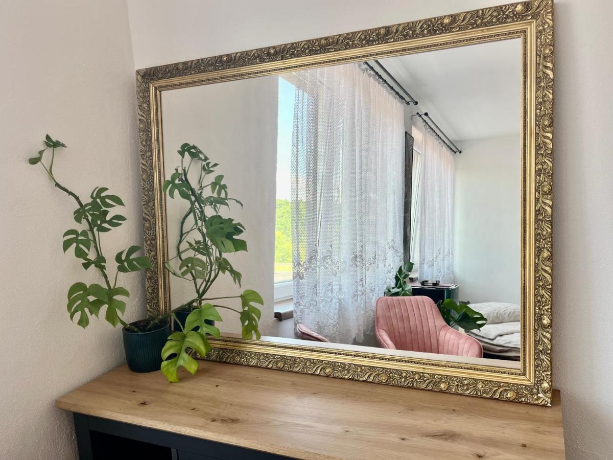 Monstera I Apartment Kolin Bagian luar foto