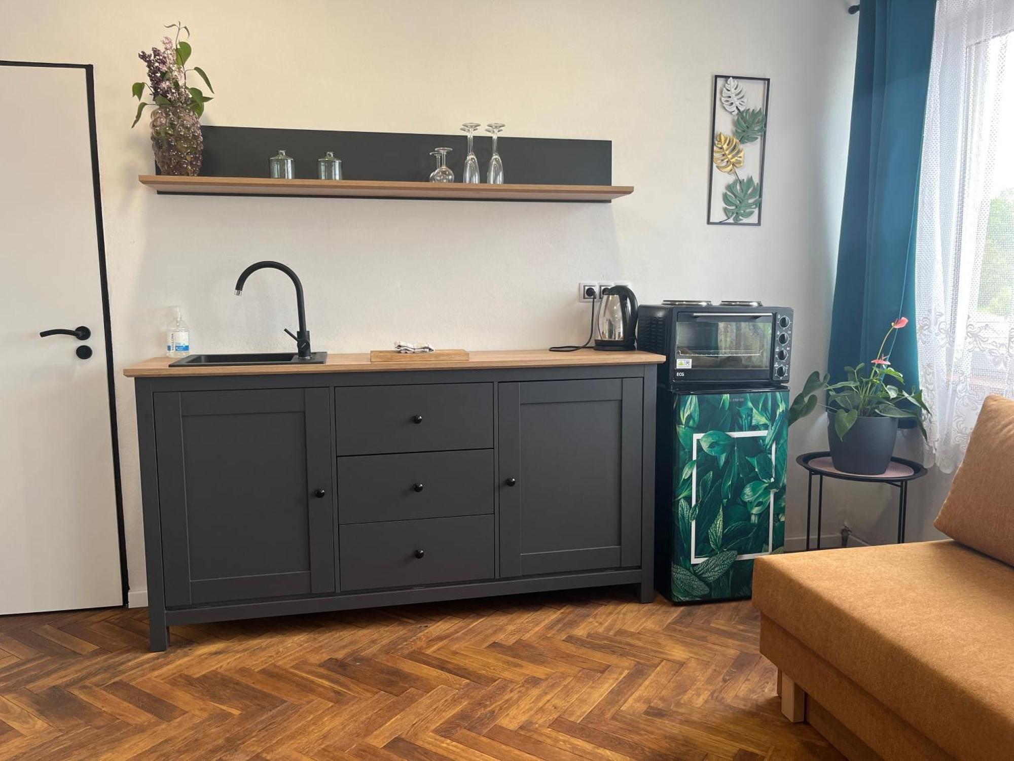 Monstera I Apartment Kolin Bagian luar foto